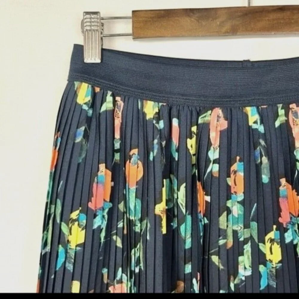 Merona Navy Blue Floral Pleated Midi Skirt Elastic Waist Size S. Like New
